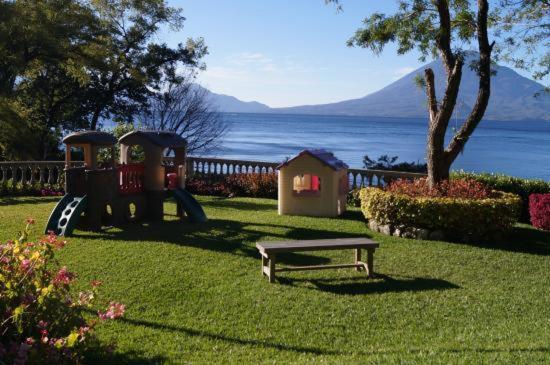 The Paradise Of Atitlan Suites - Free Breakfast Supplies Panajachel Exterior photo